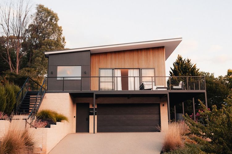 Exterior image 2