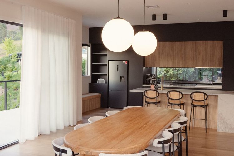Dining area image 3