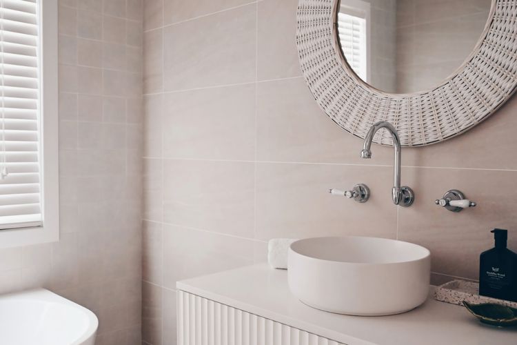 Full bathroom 2 image 3