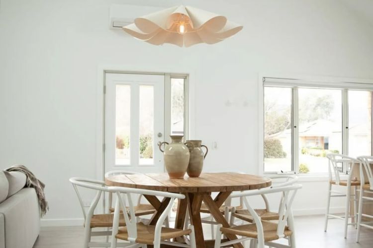 Dining area image 3