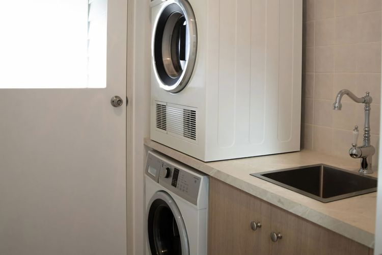 Laundry area image 1