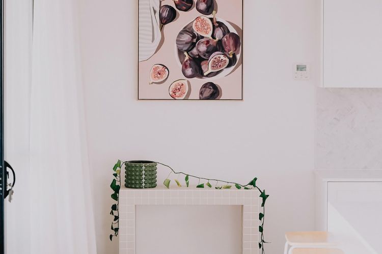 A stay for creatives - even the kitchen has art! 