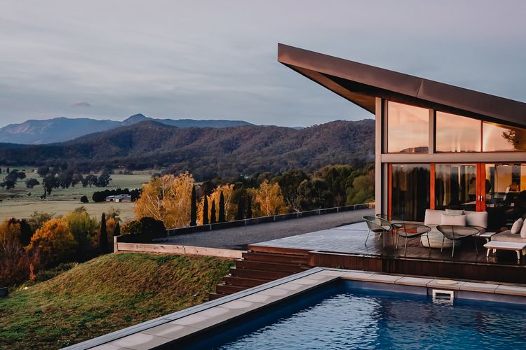 The scenery forever changing throughout the day as the light dances and changes through the mountains.
Pool is heated only in the Summer months.