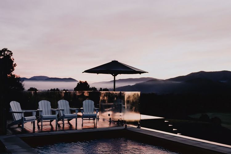 Sunrise over the pool overlooking the valley below.