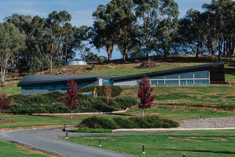 Exterior image 6