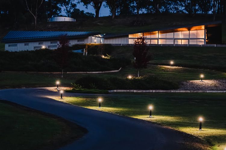 As you enter the driveway and look up at Tatoonie, large bollard lights line the driveway to guide you up to the Villa. Be mindful Kangaroos lounge in the grass areas and can make rapid movement please give them space and time to leave.