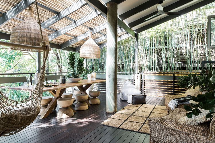 Dukes Beach House – Pool – Designer – Location