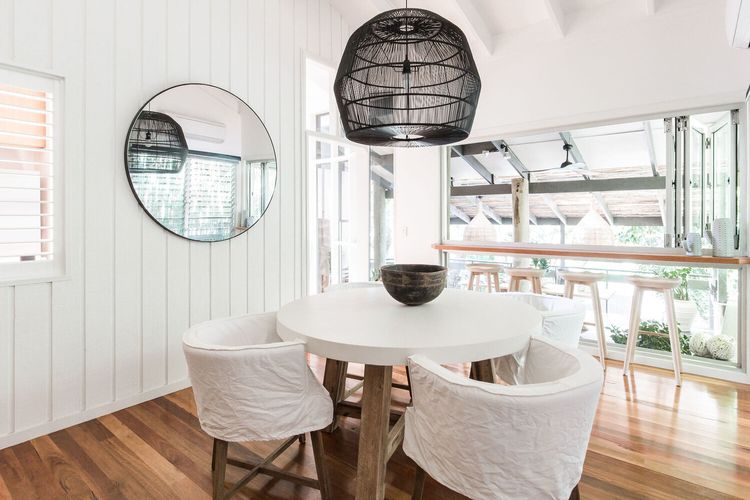 Dukes Beach House – Pool – Designer – Location