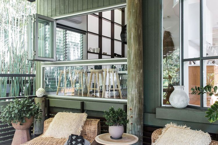 Dukes Beach House – Pool – Designer – Location