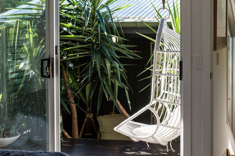 Dukes Beach House – Pool – Designer – Location