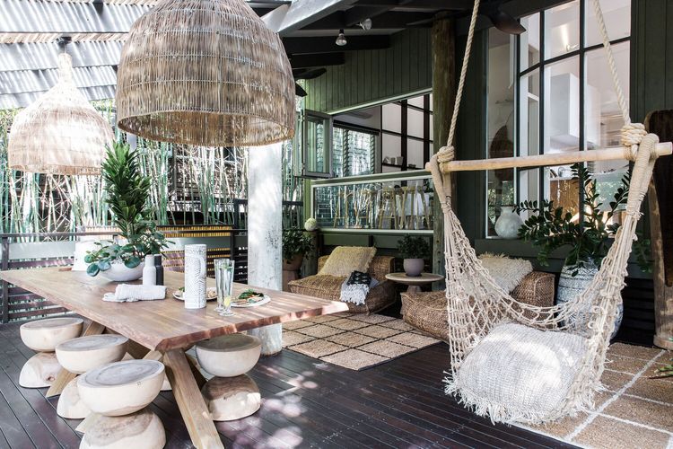 Dukes Beach House – Pool – Designer – Location