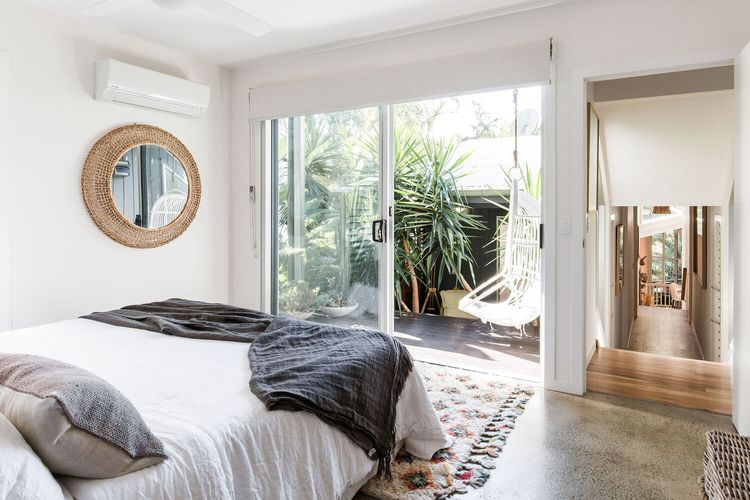 Dukes Beach House – Pool – Designer – Location