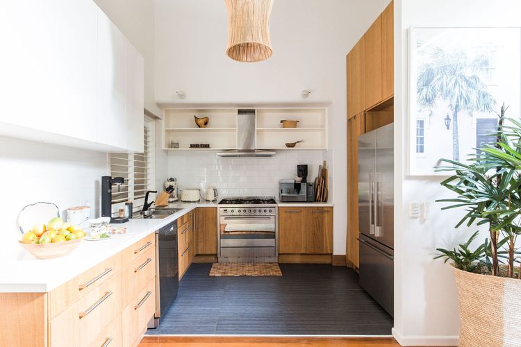 Dukes Beach House – Pool – Designer – Location