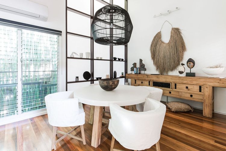 Dukes Beach House – Pool – Designer – Location