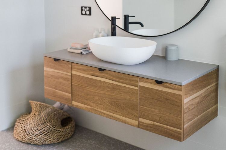 Dukes Beach House – Pool – Designer – Location