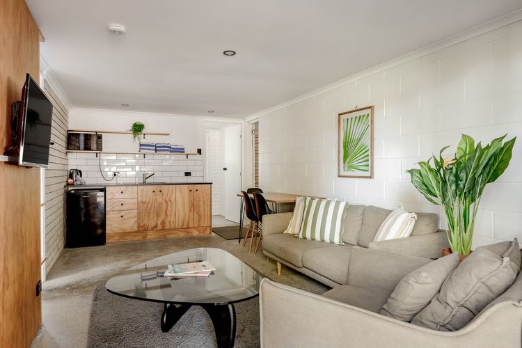 The Lookout – 3 bedrooms – Private Pool – Views