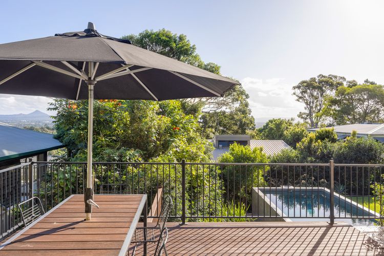 The Lookout – 3 bedrooms – Private Pool – Views