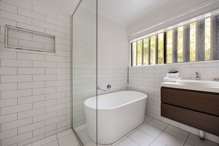 The Lookout – 4 Bedrooms – Pool – Views – Pets