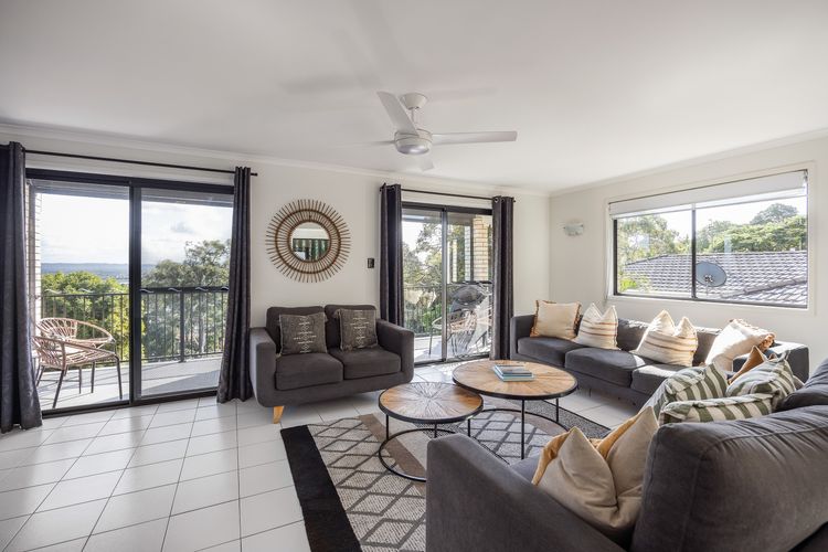 The Lookout – 4 Bedrooms – Pool – Views – Pets