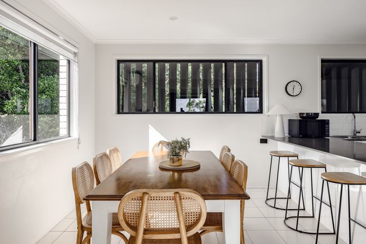 The Lookout – 4 Bedrooms – Pool – Views – Pets