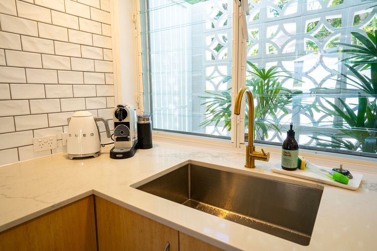 The Oasis – private courtyard – location – pet