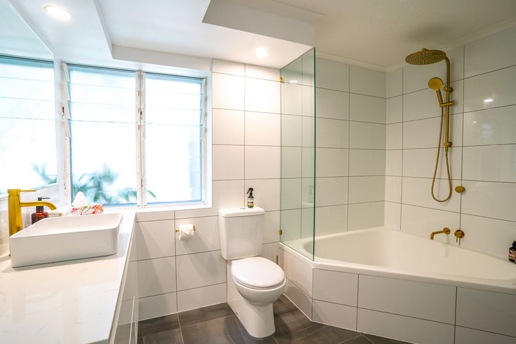 The Oasis – private courtyard – location – pet