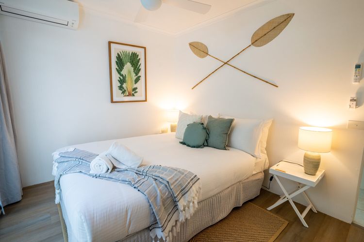 The Oasis – private courtyard – location – pet