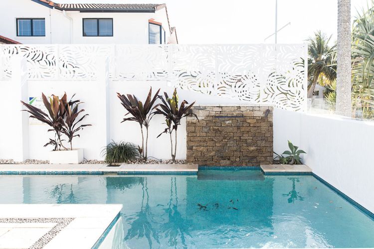 The River House – pool – jetty – private beach