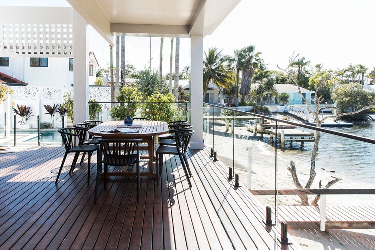 The River House – pool – jetty – private beach