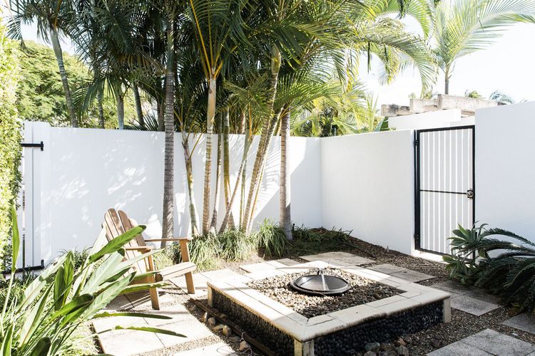 The River House – pool – jetty – private beach