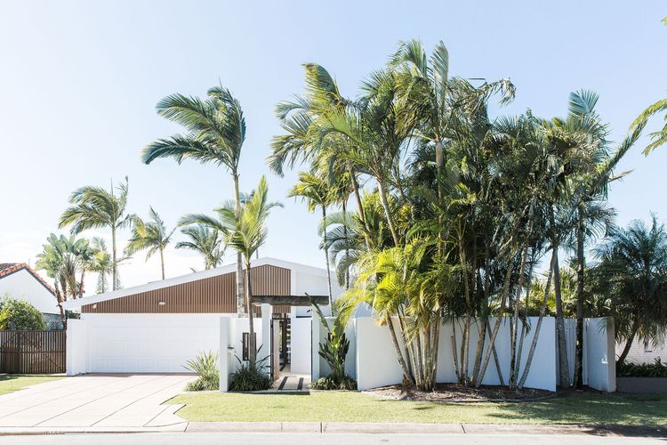 The River House – pool – jetty – private beach