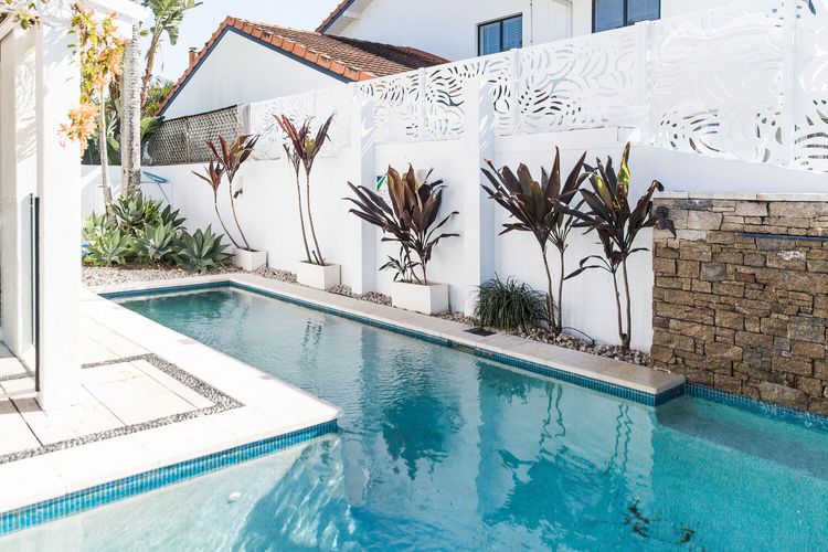 The River House – pool – jetty – private beach