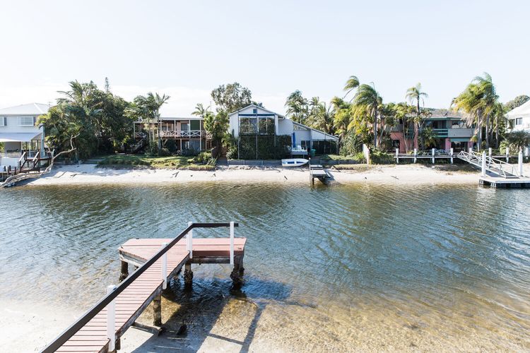 The River House – pool – jetty – private beach
