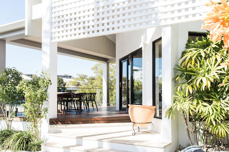 The River House – pool – jetty – private beach
