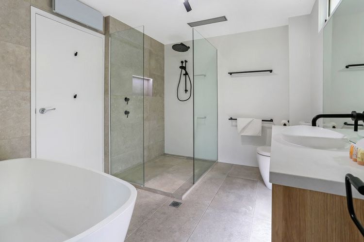 The Sea House – pool – ocean views – pets