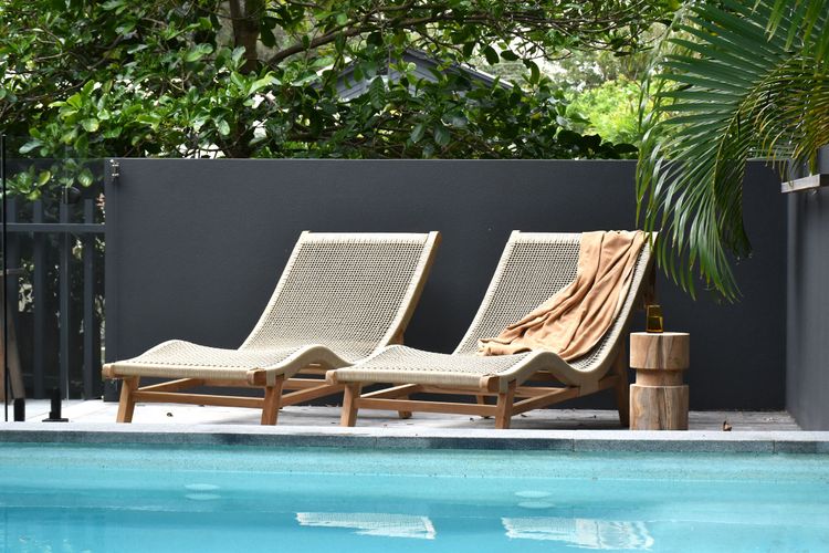 The Sunshine Bungalow – private pool – decks – location