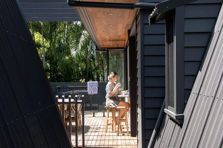 The Sunshine Bungalow – private pool – decks – location