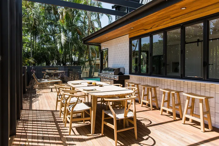 The Sunshine Bungalow – private pool – decks – location