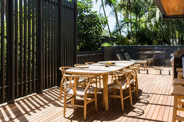 The Sunshine Bungalow – private pool – decks – location