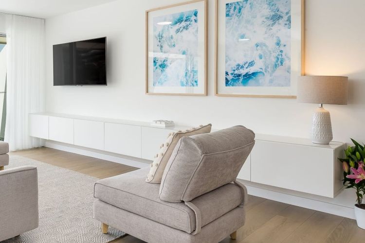 The Coastal Retreat – ocean views and location