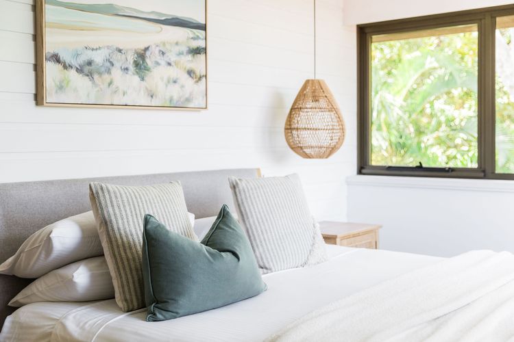 Little Cove Treetops –  3 bedrooms – Style – Beach – Location