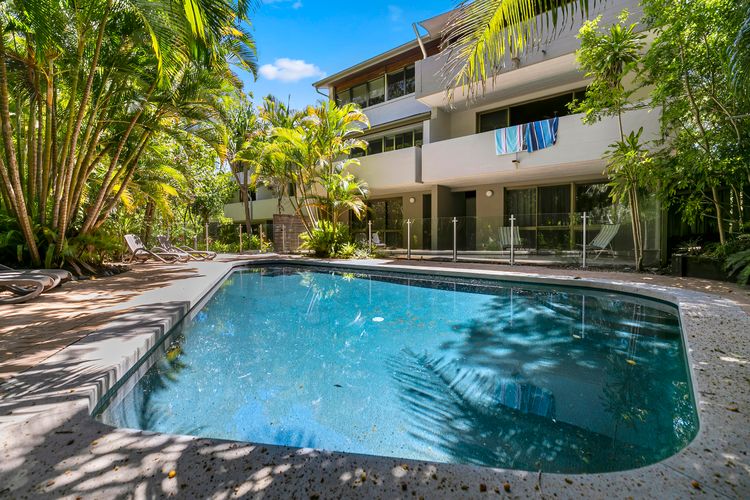 Little Cove Treetops –  3 bedrooms – Style – Beach – Location