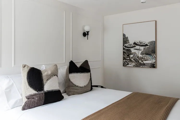 ONE MAROLA – 1/33 Noosa Parade – stylish privacy in paradise.