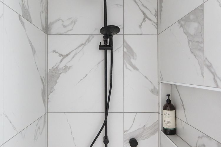 ONE MAROLA – 1/33 Noosa Parade – stylish privacy in paradise.