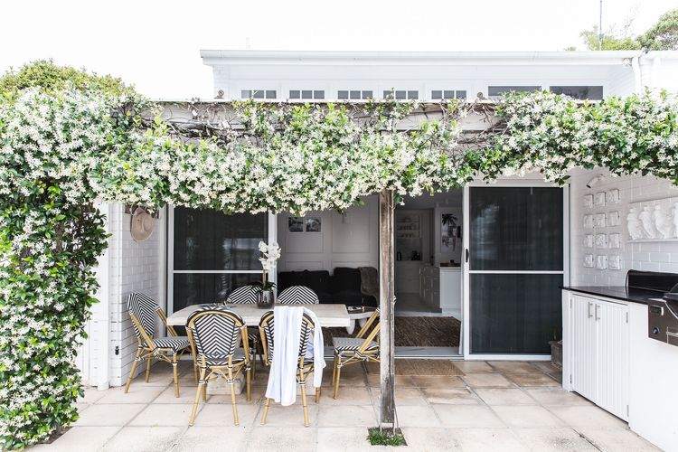 ONE MAROLA – 1/33 Noosa Parade – stylish privacy in paradise.