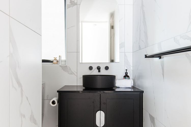 ONE MAROLA – 1/33 Noosa Parade – stylish privacy in paradise.