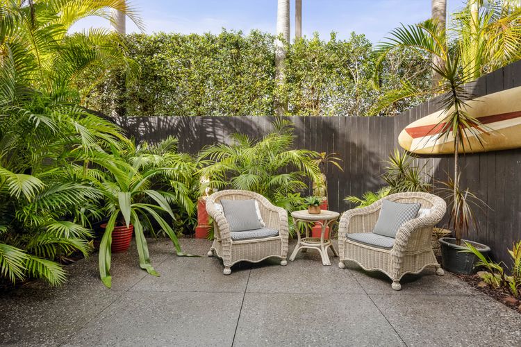 ALOHA – 5/17 Noosa Pde – location and style