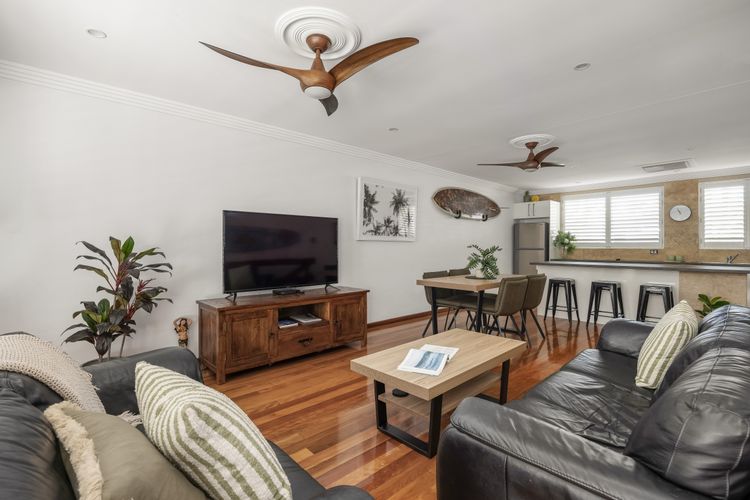 ALOHA – 5/17 Noosa Pde – location and style