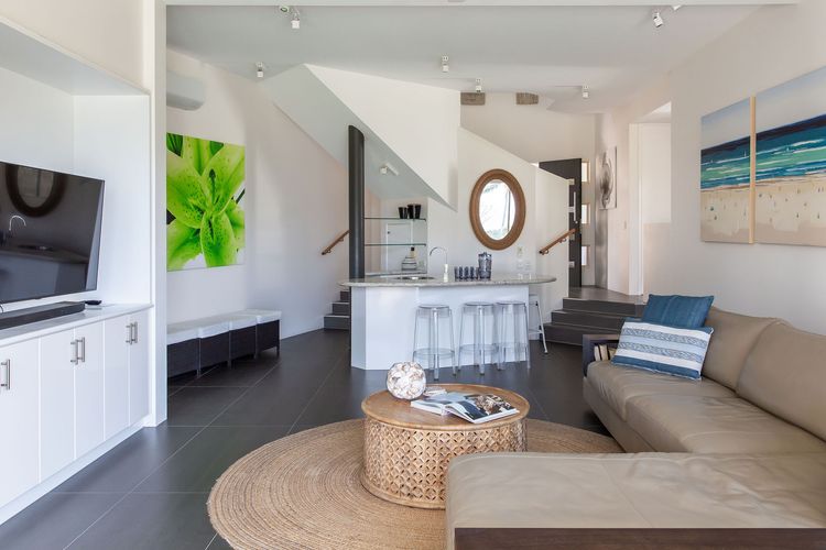 Sunshine Haven – Pool – Beach front – Ocean Views