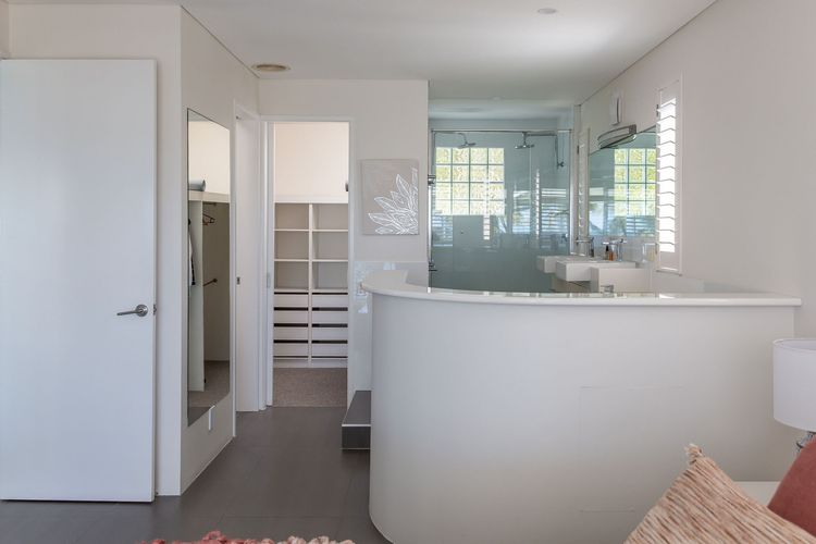 Sunshine Haven – Pool – Beach front – Ocean Views
